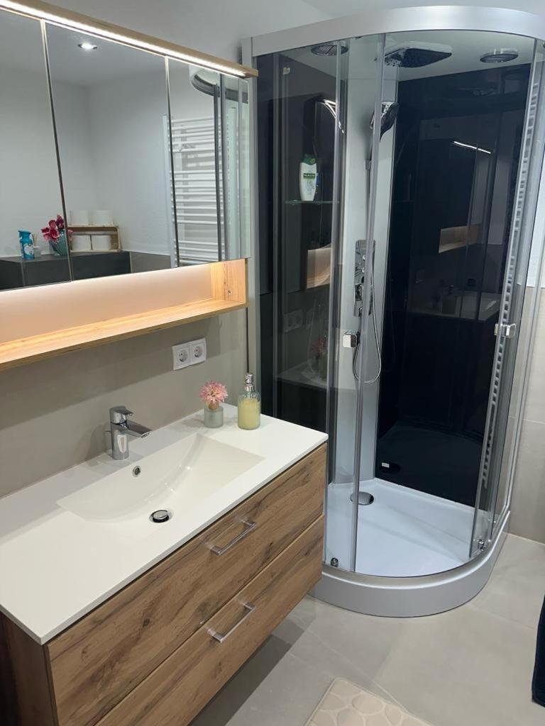 Moderne Ruhige Ferienwohnung Ubstadt-Weiher Ngoại thất bức ảnh